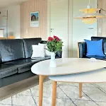 3 Bedroom Beautiful In Casa vacanze Blåvand